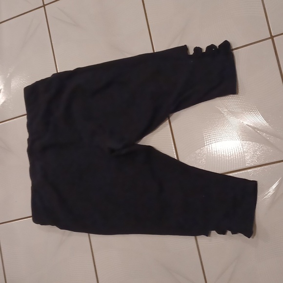 4/$30 Black Athletic Capri Leggings With Open Sides - Size 1X - Picture 2 of 5